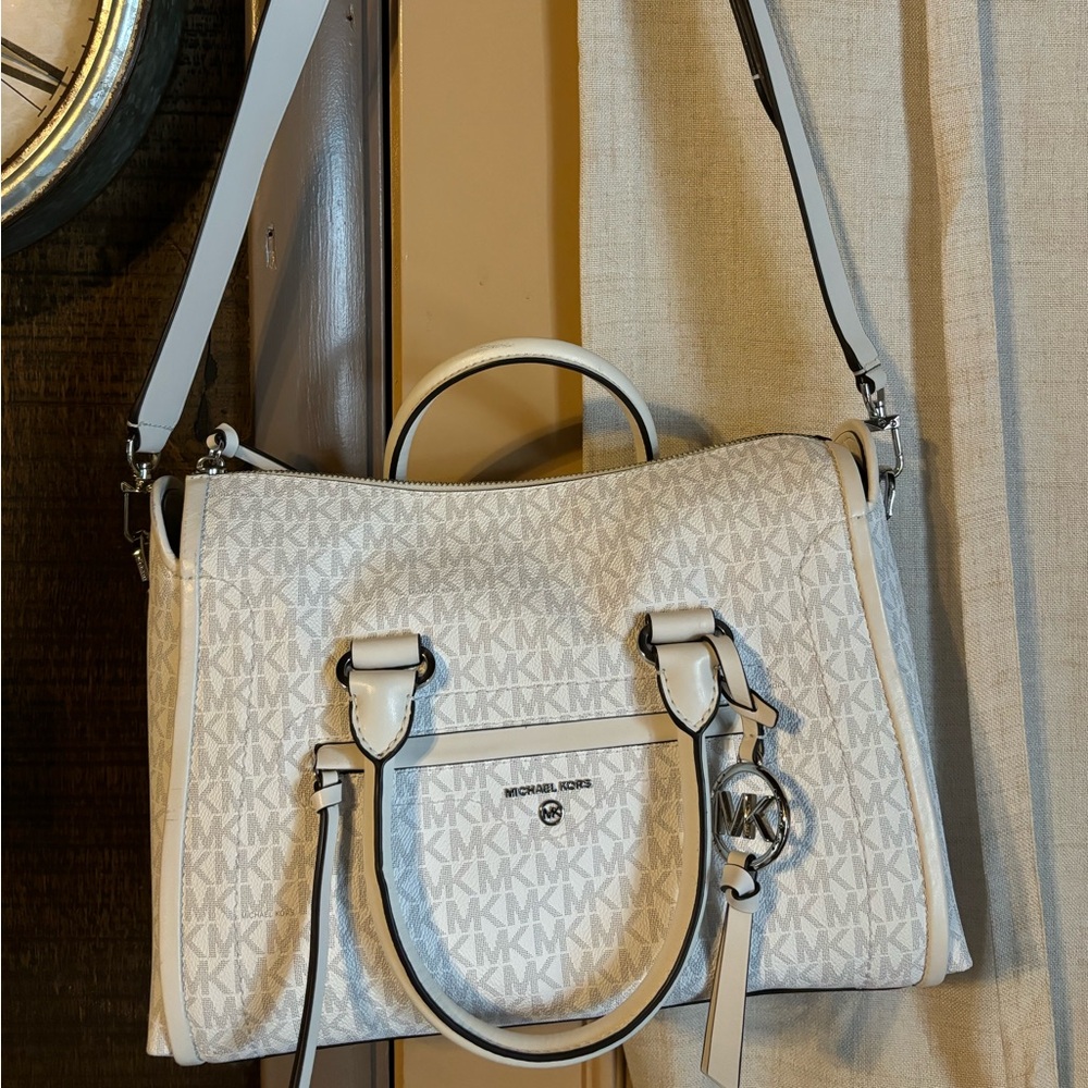 Micheal Kors satchel